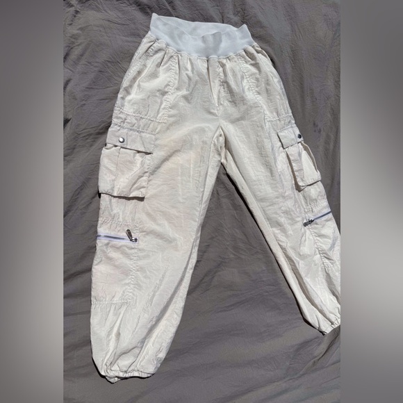 CINQ A SEPT Genevieve Satin Cargo Jogger Pants - Picture 3 of 15